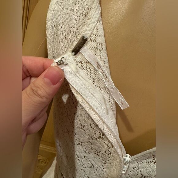 Free People White Floral Design Mini Dress Sz 6 - Picture 6 of 6